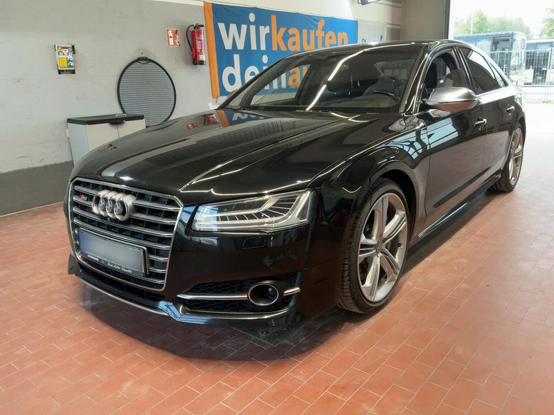 Audi S8