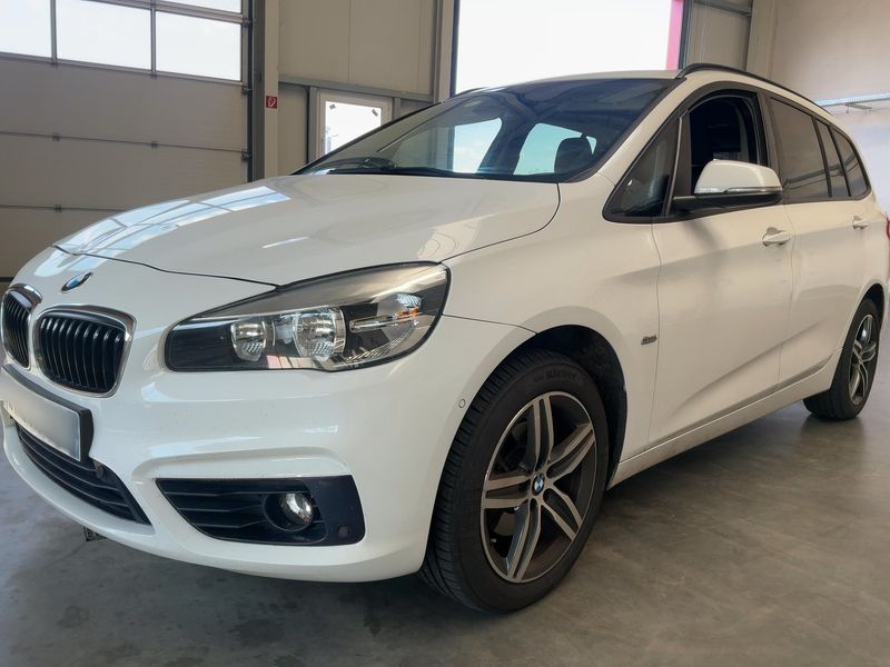 BMW 216