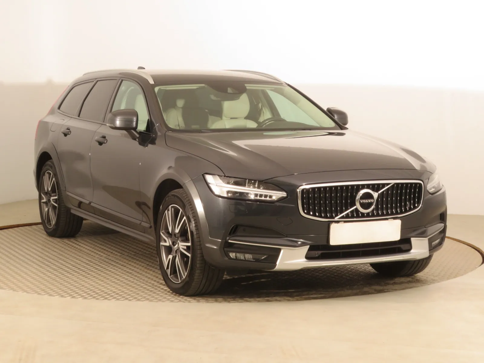 Volvo V90 Cross Country