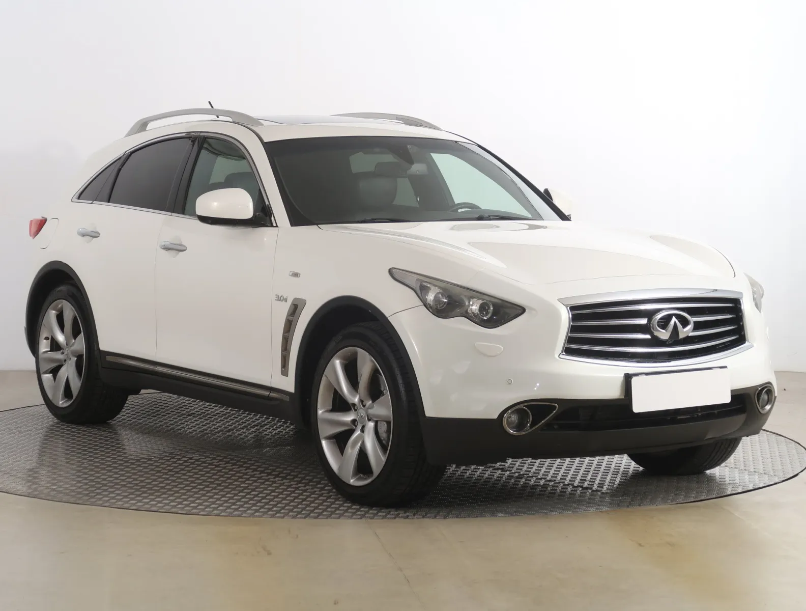 Infiniti QX70