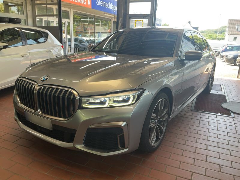 BMW M760