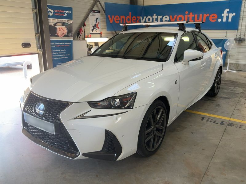 Lexus IS