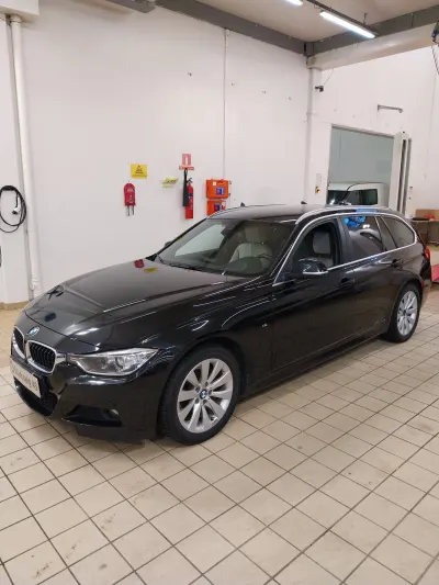 BMW 320i xDRIVE