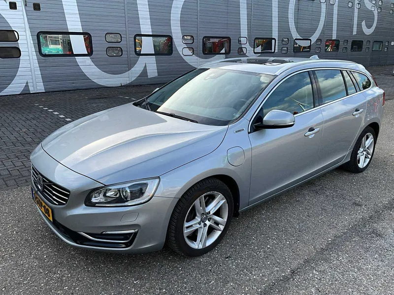 Volvo V60 2.4 D6 AWD Pl.i Sum. 2013