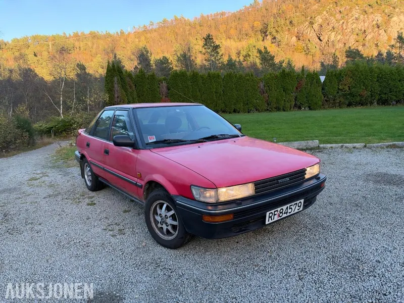 Toyota Corolla 1.6 105hk eu ok 09.2028 1990