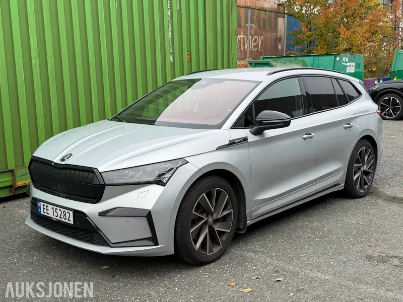 Škoda ENYAQ iV80X 4X4 HENGERFESTE ACC CANTON MATRIX KAMERA PARKASSIST 2022