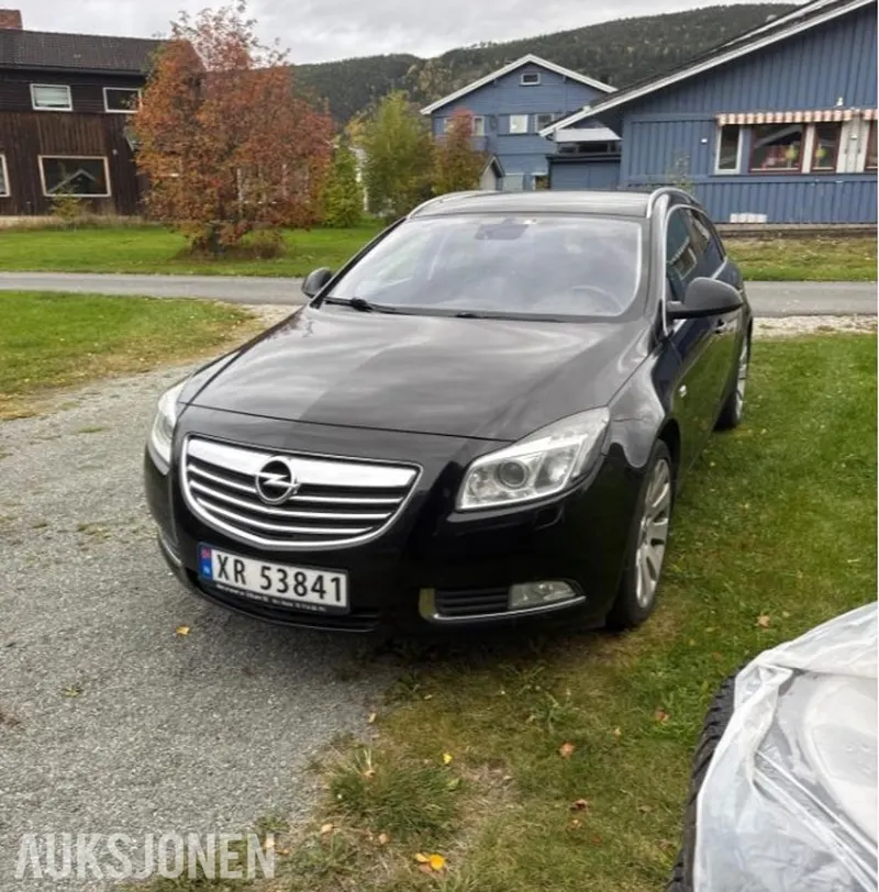 Opel Insignia 2.0 131hk cruisekontroll hengerfeste skinn s+v dekk eu ok 08.2028 2009