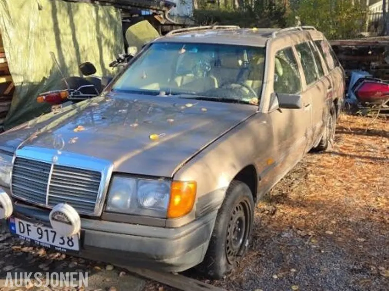 Mercedes-Benz E-Klasse E300 TE 4MATIC Automat, Reparasjonsobjekt 1988