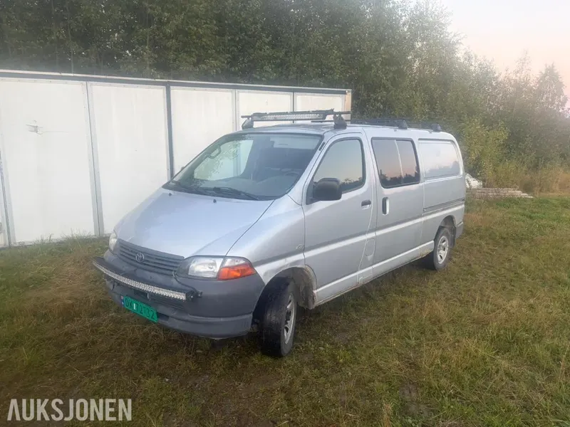 Toyota HiAce HIACE 2.5-102 D 4WD 2006