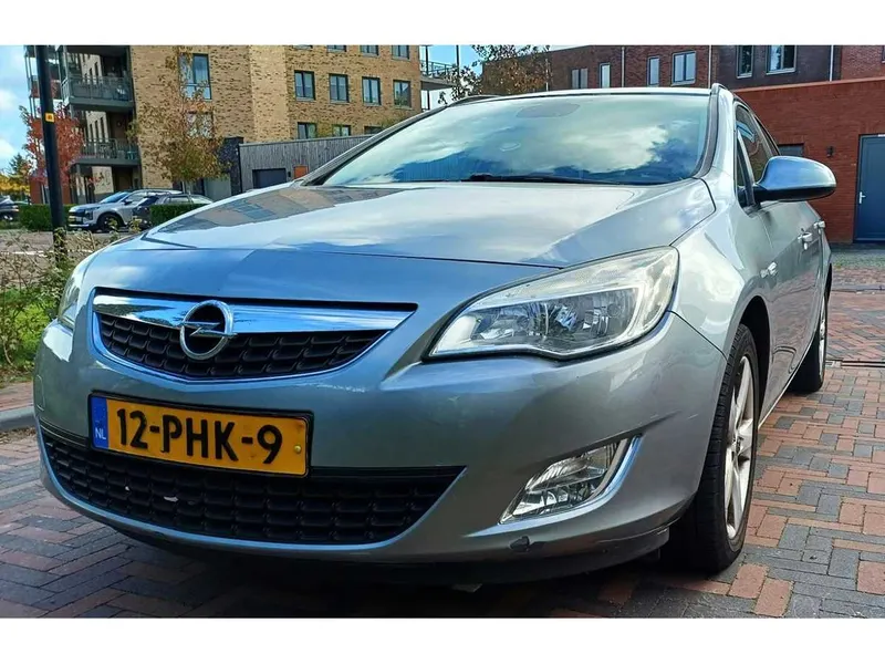 Opel Astra Sports Tourer 1.4 Turbo Edition 2011