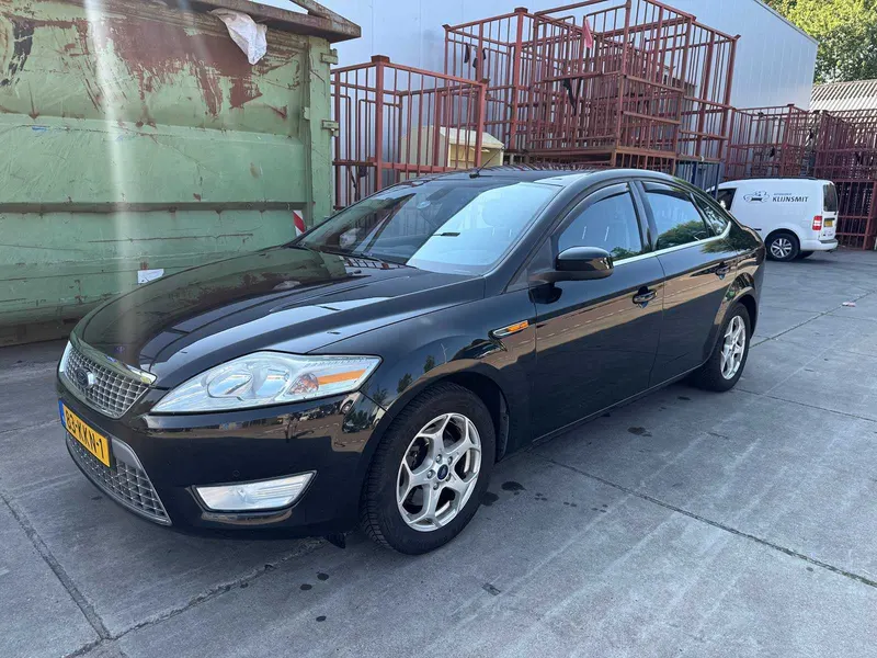 Ford Mondeo 2.0-16V Limited 2010