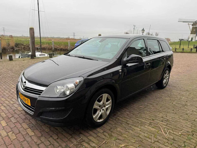 Opel Astra Wagon 1.6 111 y. Ed. 2010