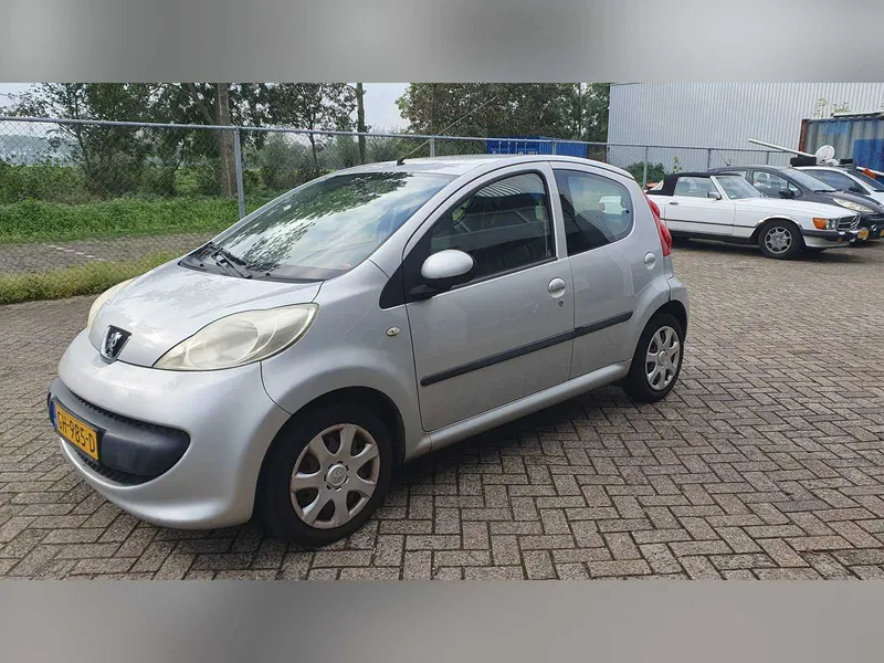Peugeot 107 1.0-12V XR 2005