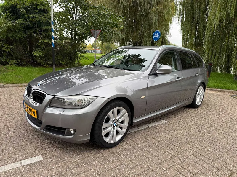 BMW 3-serie Touring 318i Corp.L.Lux Line 2012