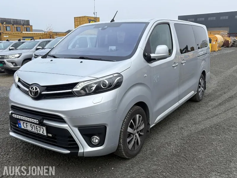 Toyota Proace Verso 1.6 D 116HK L3 9 SETER HENGERFESTE VARMER HUD NAVI 2017
