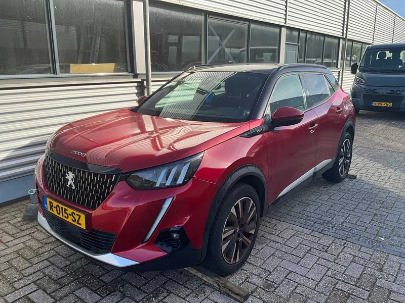 Peugeot 2008 1.2 PureTech Allure 2021