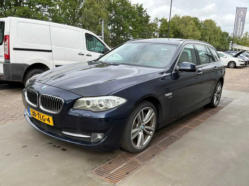 BMW 5-serie Touring 528xi High Executive 2012
