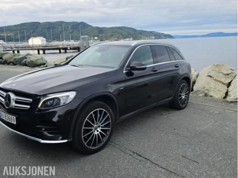 Mercedes-Benz GLC 350E 4MATIC | 2xAMG | Distronic Plus | ACC | Burmester | H.feste 2017