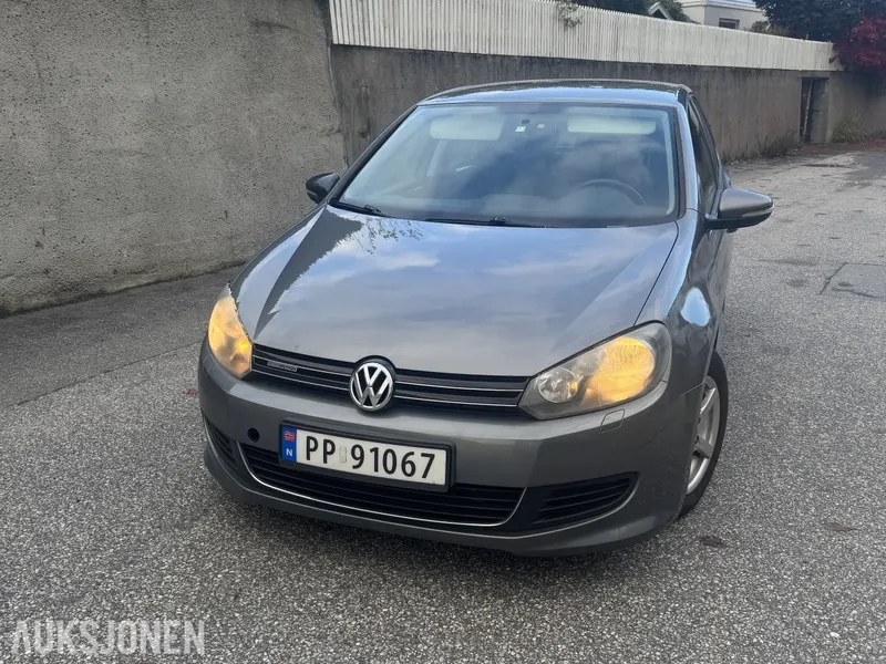 Volkswagen Golf 1.6 105hk manuell eu ok 09.2028 2010
