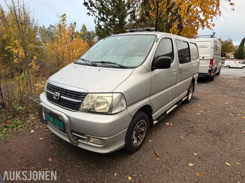 Toyota HiAce HIACE 2.5-117 D 4WD 2011
