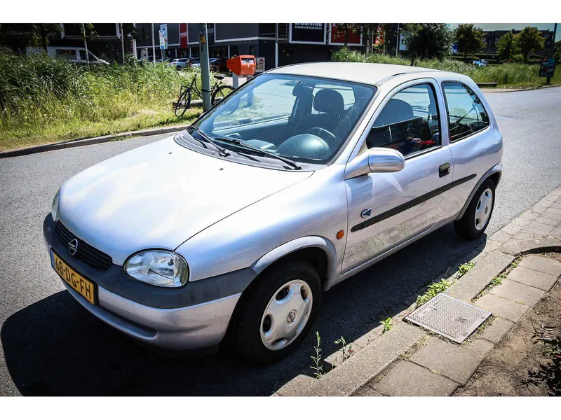 Opel Corsa 1.2i-16V Strada 1999