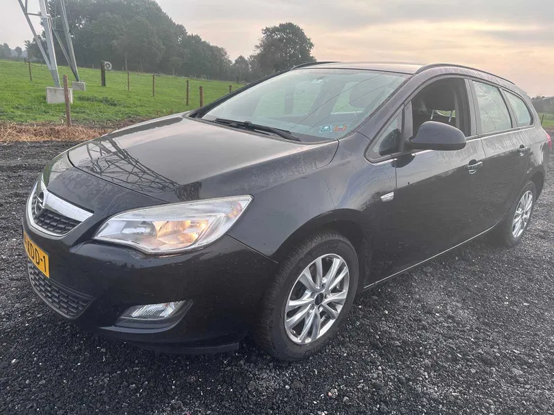 Opel Astra Sports Tourer 1.4 Turbo Ann. Ed. 2012