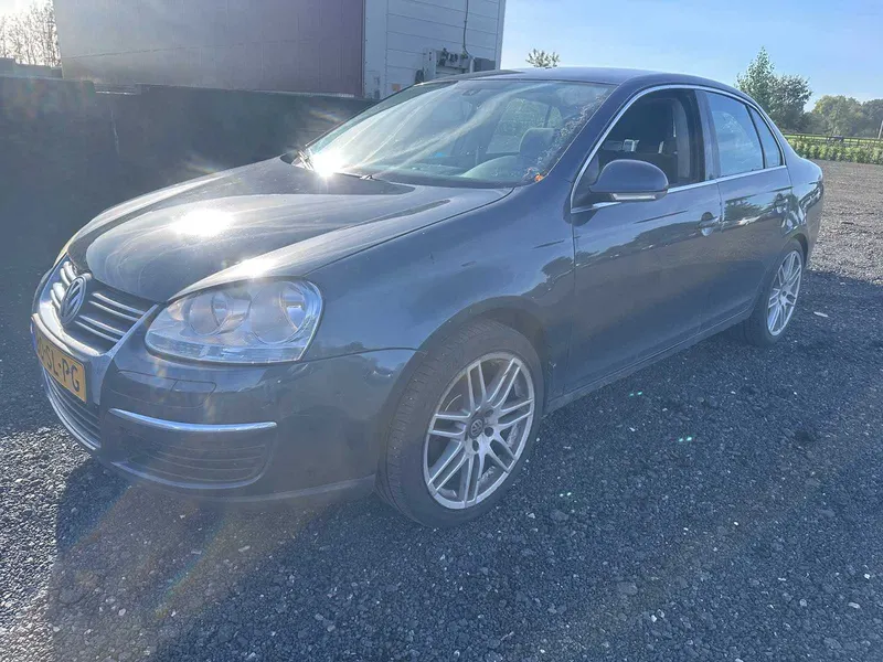 Volkswagen Jetta 1.6 FSI Comfortline 2006