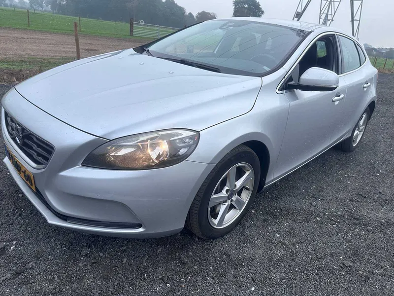 Volvo V40 2.0 D3 Momentum 2013