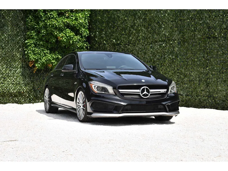 Mercedes-Benz CLA 45 AMG 2.0 viercilinder turbomotor 2015