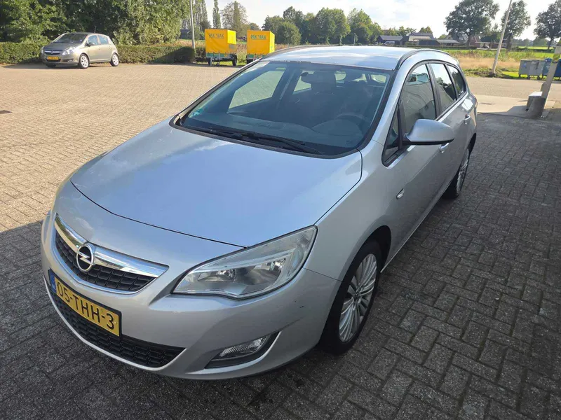 Opel Astra Sports Tourer 1.4 Edition 2012