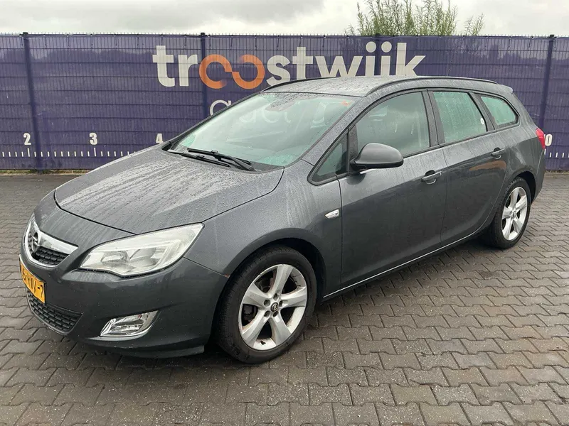 Opel Astra Sports Tourer 1.4 Turbo Edition 2011