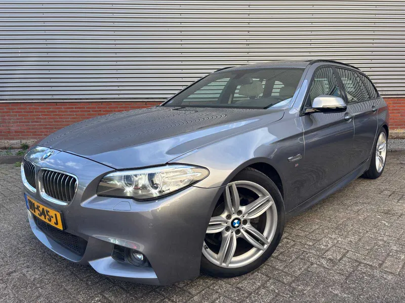 BMW 5-serie Touring 520i High Executive 2016