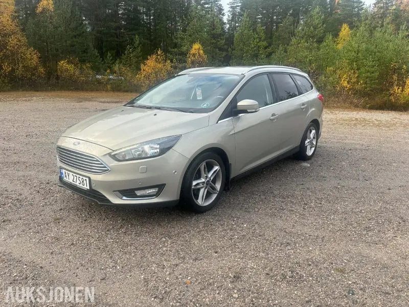 Ford Focus 1,0 EcoBoost 125hk Cruisekontroll, Navigasjon, S+V dekk 2015