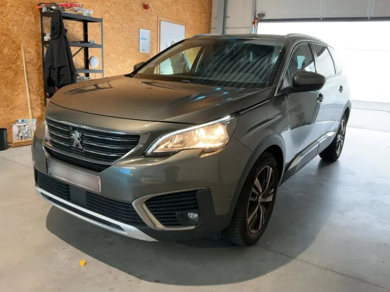 Peugeot 5008 1.2 PureTech Allure 2019